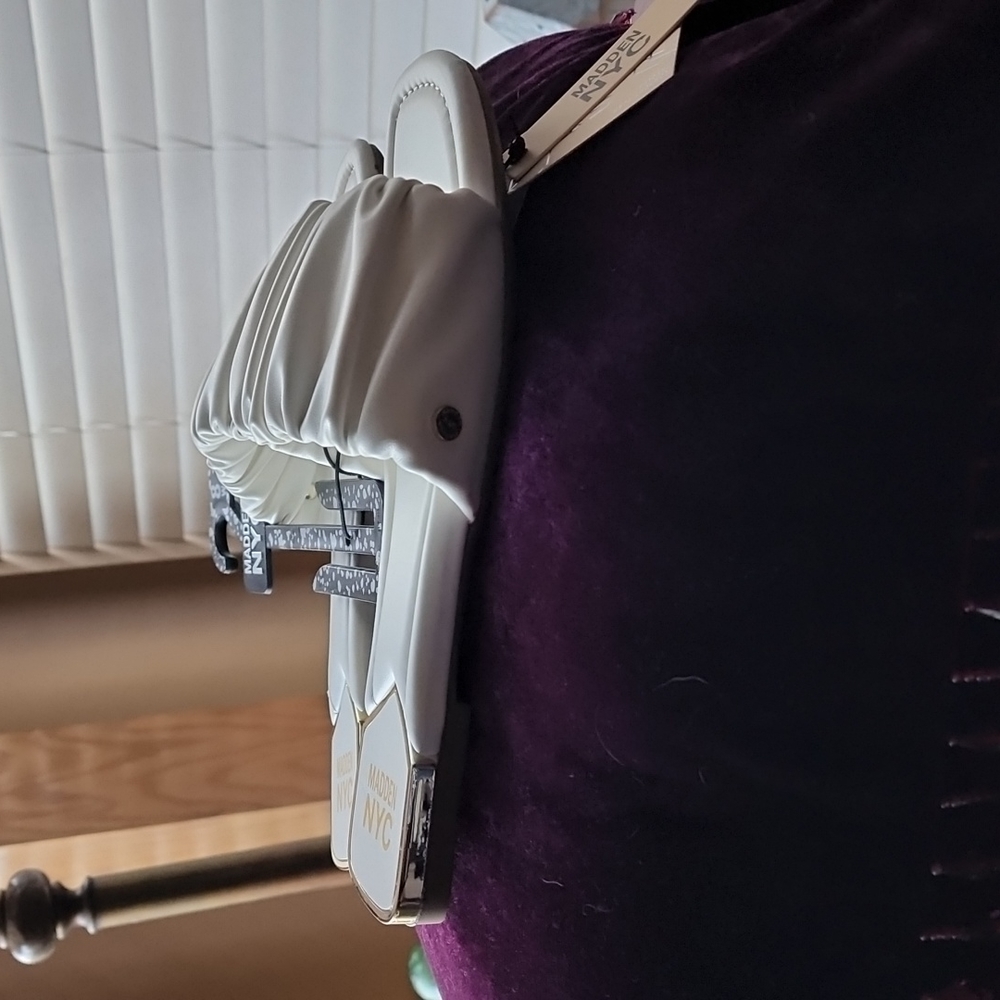 MADDEN NYC RUCHED SANDAL - Picture 4 of 7